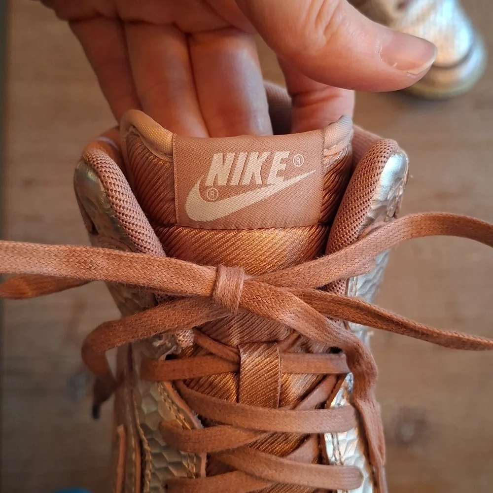 Nike Women's Premium Sky High/Wedge Dunks in Rose Gold Snakeskin (Size US 5.5) - Picture 4 of 11